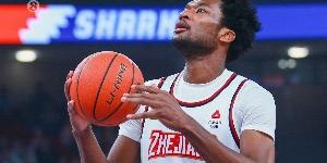 全面身手！达米安-琼斯14中8拿下20分11板12助 正负值+23