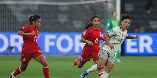 万博体育登录-女足2-0赢球却遭全网痛批！同陷男足困境，玫瑰复兴路在何方？