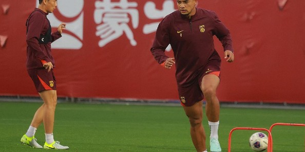 澎湃：国足生死战沿用菱形中场争胜，张玉宁+王钰栋组双前锋