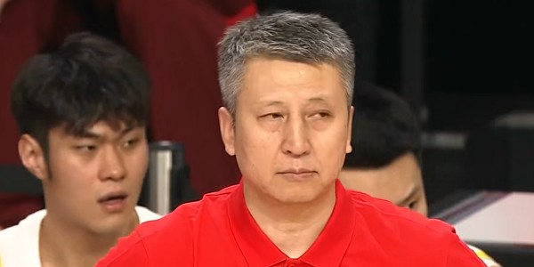 万博体育官方网站-有情有义！上海队特地给李弘权放长假，让其享受“奶爸”时光