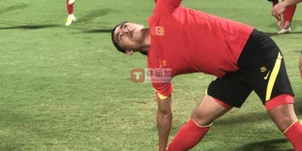 万博体育平台-张玉宁：集中精力争取拿下阿曼 之后再考虑中澳战